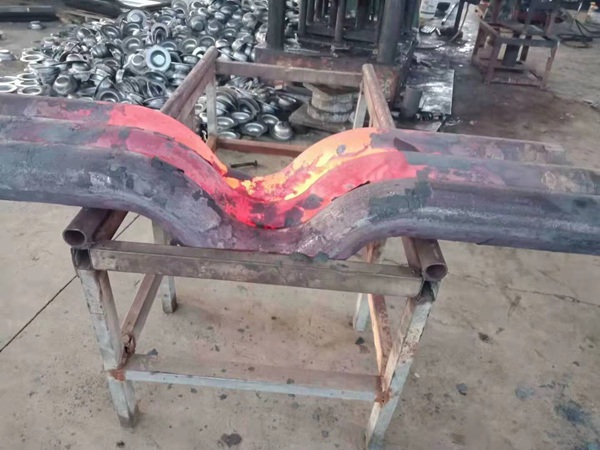 異型彎制造過程